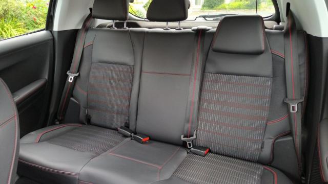 Peugeot 208 image 6