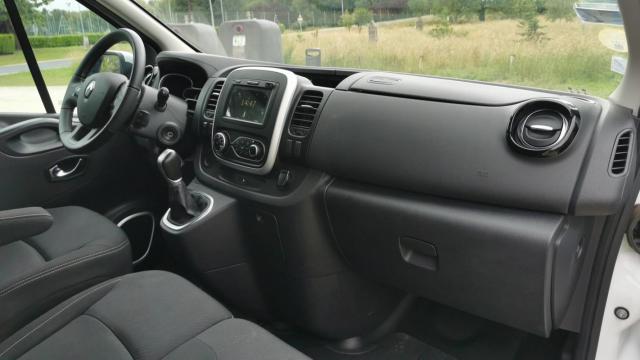 Renault Trafic image 2
