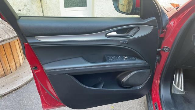 Alfa Romeo Stelvio image 1