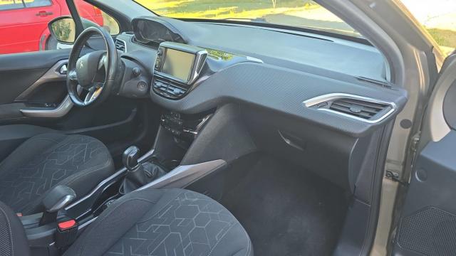 Peugeot 2008 image 4
