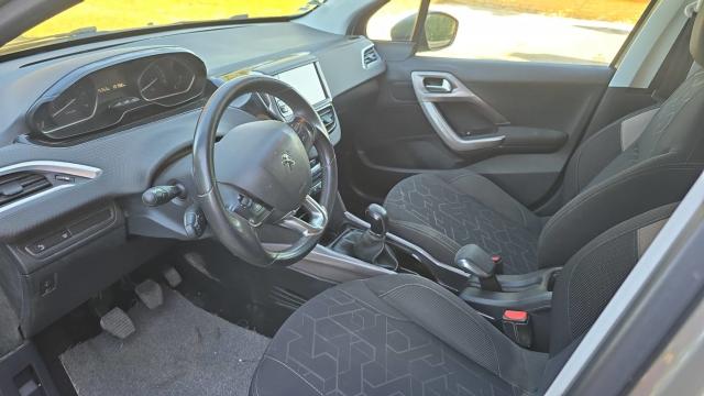 Peugeot 2008 image 9