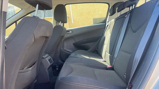 Peugeot 308 image 1