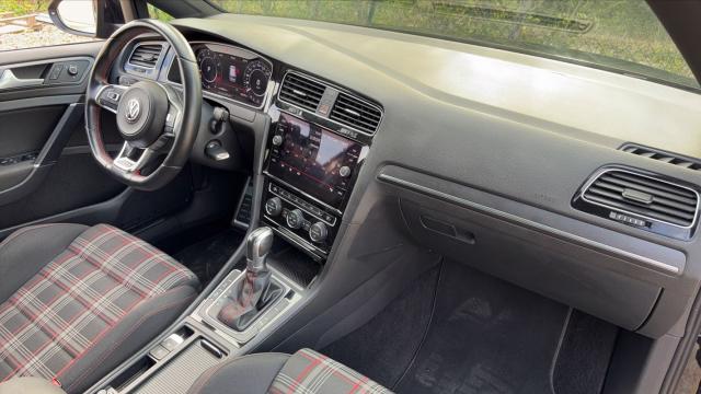 Volkswagen Golf image 1