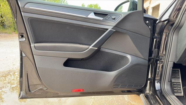 Volkswagen Golf image 9