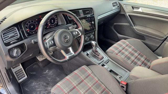 Volkswagen Golf image 8