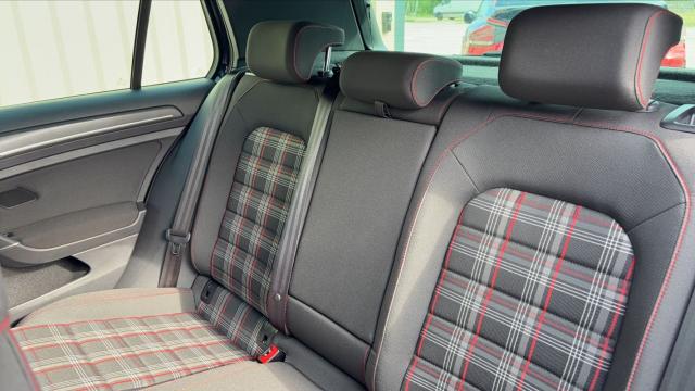 Volkswagen Golf image 2