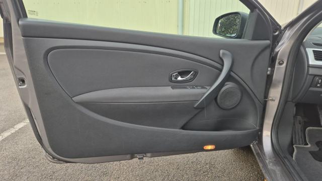 Renault Mégane Coupé image 2