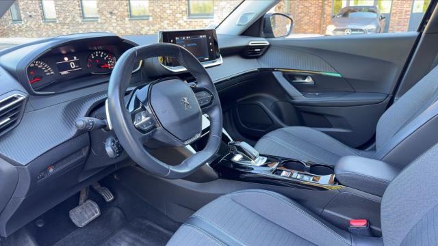 Peugeot 2008 image 1