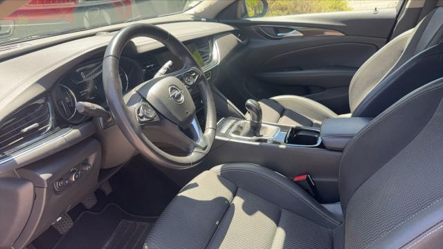 Opel Insignia Sports Tourer image 4