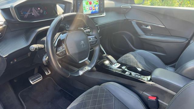 Peugeot 2008 image 2