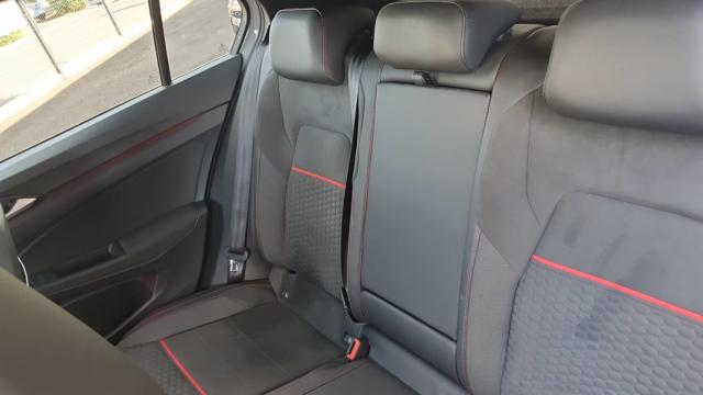 Volkswagen Golf image 9