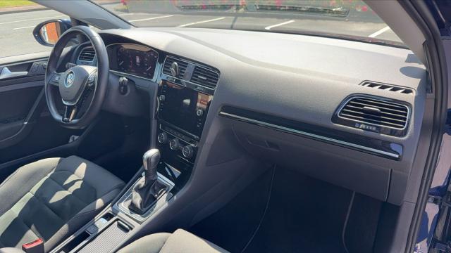 Volkswagen Golf image 2