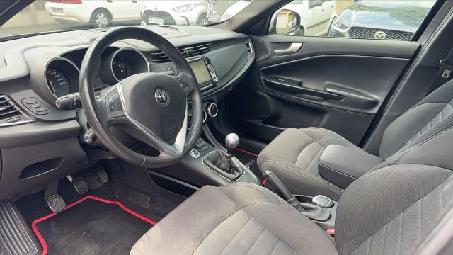 Alfa Romeo Giulietta image 3