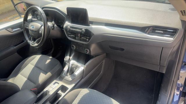 Ford Kuga image 1