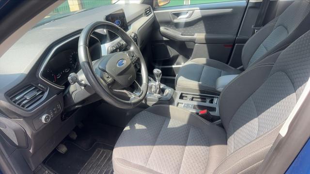 Ford Kuga image 8
