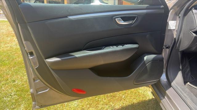 Renault Talisman Estate image 2