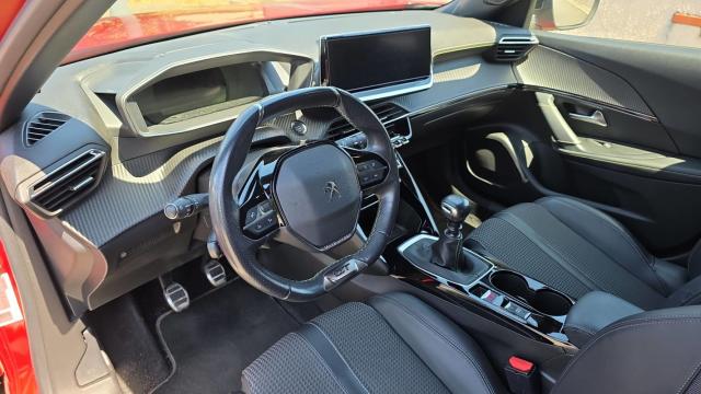 Peugeot 2008 image 1