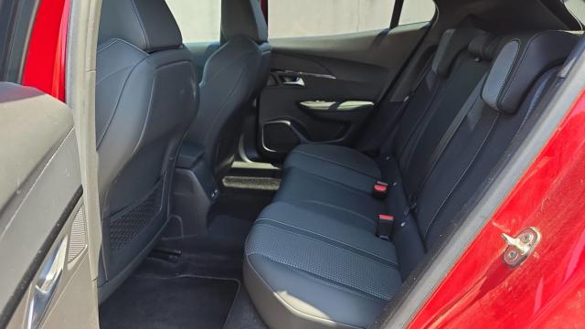 Peugeot 2008 image 2