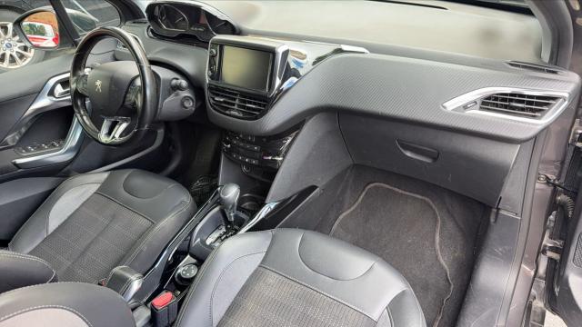 Peugeot 2008 image 2