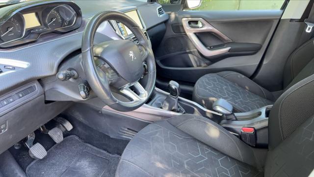 Peugeot 2008 image 8