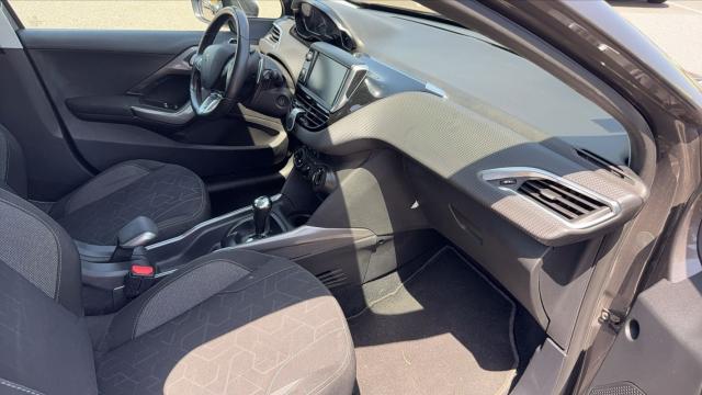 Peugeot 2008 image 8