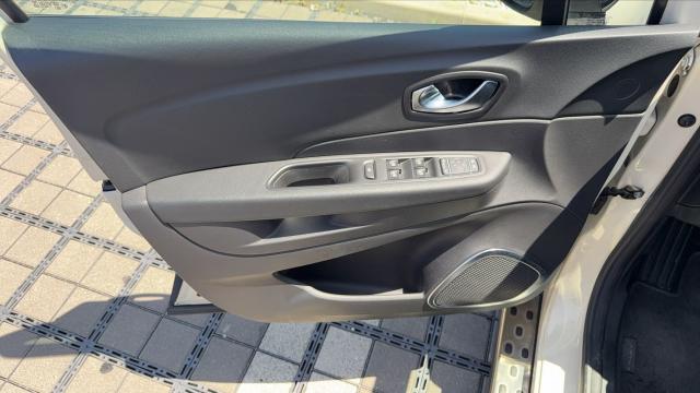 Renault Captur image 1