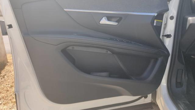 Peugeot 3008 image 7