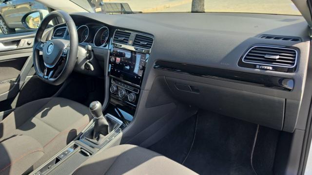 Volkswagen Golf image 2
