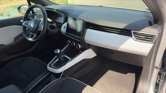 Renault Clio image 6