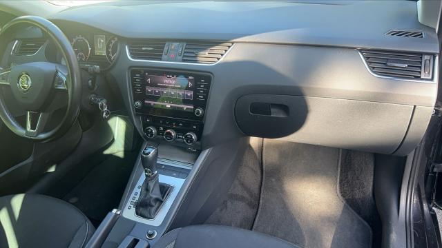Skoda Octavia image 3