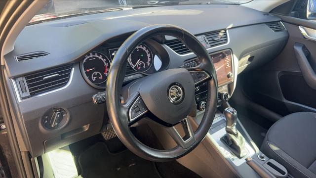 Skoda Octavia image 6