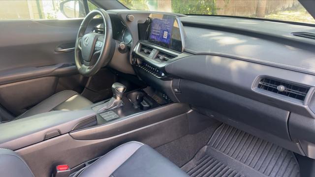 Lexus Ux image 7