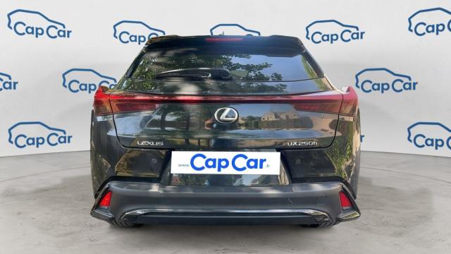 Lexus Ux image 6