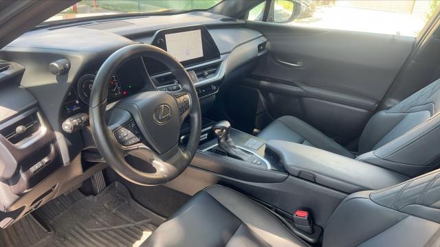 Lexus Ux image 8