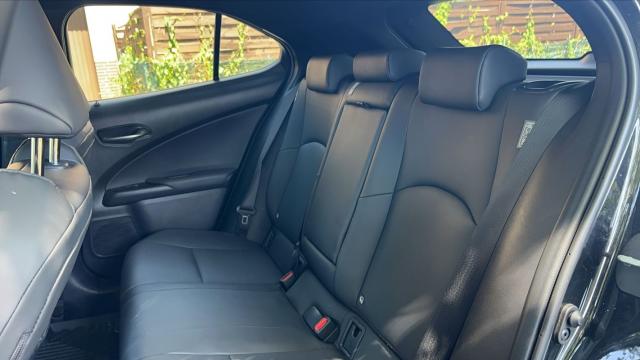 Lexus Ux image 4