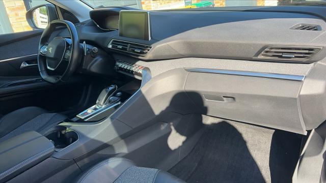 Peugeot 3008 image 8