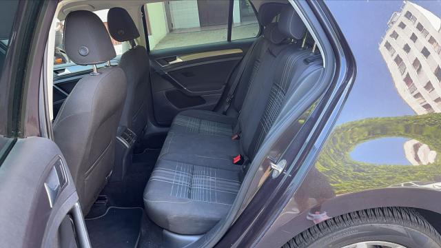 Volkswagen Golf image 6