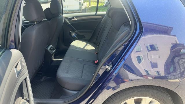 Volkswagen Golf image 9