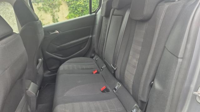 Peugeot 308 image 6