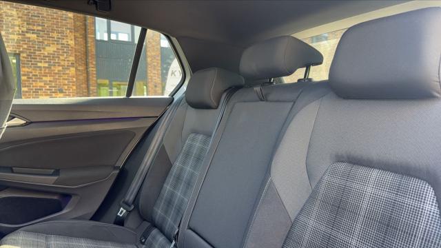 Volkswagen Golf image 8