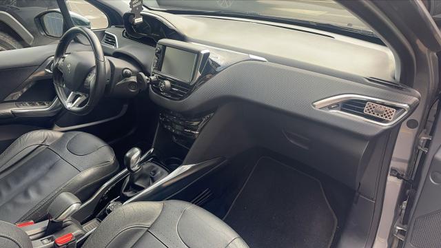 Peugeot 2008 image 2