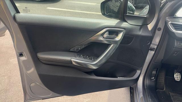 Peugeot 2008 image 8
