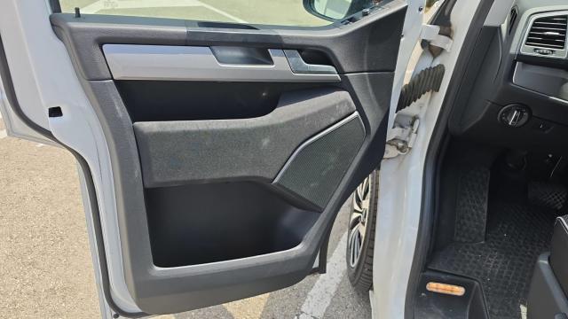Volkswagen Multivan image 9