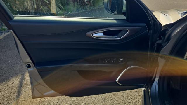 Alfa Romeo Giulia image 8