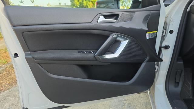 Peugeot 308 image 3