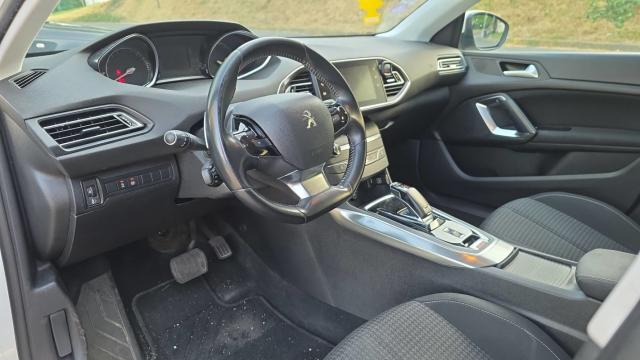 Peugeot 308 image 2