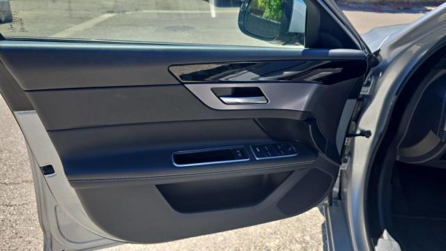 Jaguar Xf image 2