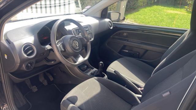 Volkswagen Up! image 5