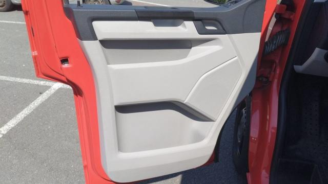 Volkswagen Transporter image 6