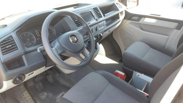 Volkswagen Transporter image 9